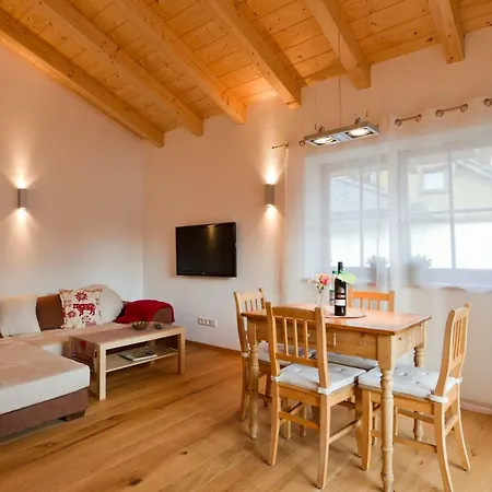 F9 Apartment *